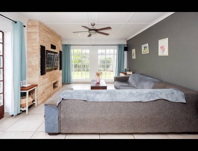 4 BEDROOM FREEHOLD FOR SALE IN GONUBIE